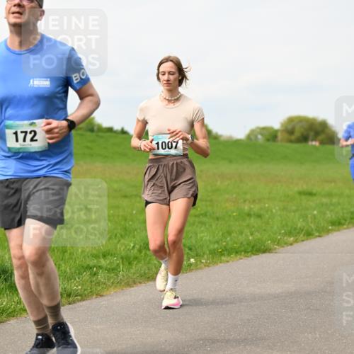 10.05.2026 - 8. Wedeler Halbmarathon Dr. Thomas Lammeyer http://msf.ph/oto/9699058 10.05.2026 11:35:51 Laufen 172, 1007 meine-sportfotos.de