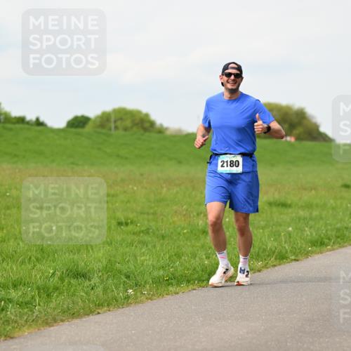 10.05.2026 - 8. Wedeler Halbmarathon Dr. Thomas Lammeyer http://msf.ph/oto/9699067 10.05.2026 11:35:53 Laufen 2180 meine-sportfotos.de