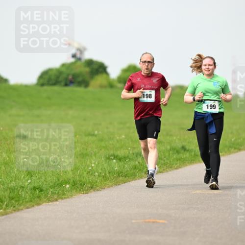 10.05.2026 - 8. Wedeler Halbmarathon Dr. Thomas Lammeyer http://msf.ph/oto/9699080 10.05.2026 11:35:56 Laufen 198, 199 meine-sportfotos.de