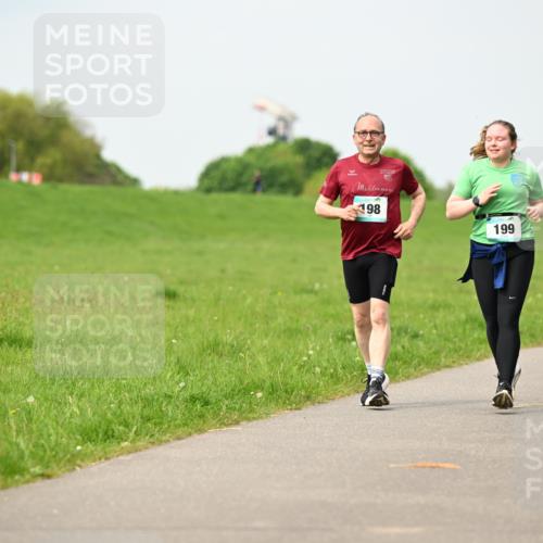 10.05.2026 - 8. Wedeler Halbmarathon Dr. Thomas Lammeyer http://msf.ph/oto/9699084 10.05.2026 11:35:57 Laufen 198, 199 meine-sportfotos.de