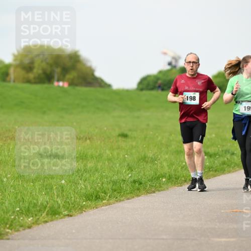 10.05.2026 - 8. Wedeler Halbmarathon Dr. Thomas Lammeyer http://msf.ph/oto/9699089 10.05.2026 11:35:58 Laufen 198, 199 meine-sportfotos.de