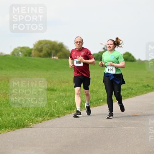 10.05.2026 - 8. Wedeler Halbmarathon Dr. Thomas Lammeyer http://msf.ph/oto/9699099 10.05.2026 11:36:00 Laufen 198, 199 meine-sportfotos.de