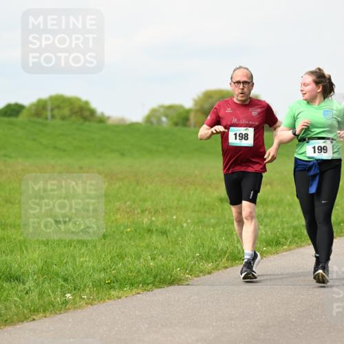 10.05.2026 - 8. Wedeler Halbmarathon Dr. Thomas Lammeyer http://msf.ph/oto/9699106 10.05.2026 11:36:01 Laufen 198, 199 meine-sportfotos.de