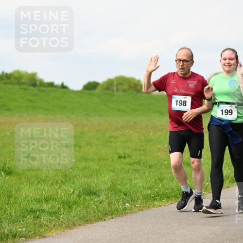 10.05.2026 - 8. Wedeler Halbmarathon Dr. Thomas Lammeyer http://msf.ph/oto/9699112 10.05.2026 11:36:02 Laufen 198, 199 meine-sportfotos.de