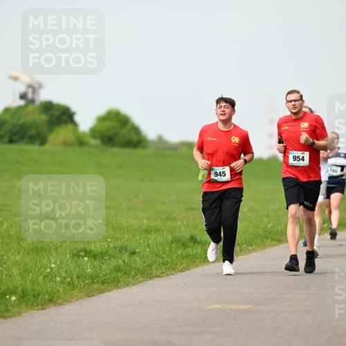 10.05.2026 - 8. Wedeler Halbmarathon Dr. Thomas Lammeyer http://msf.ph/oto/9699121 10.05.2026 11:36:04 Laufen 954, 945 meine-sportfotos.de