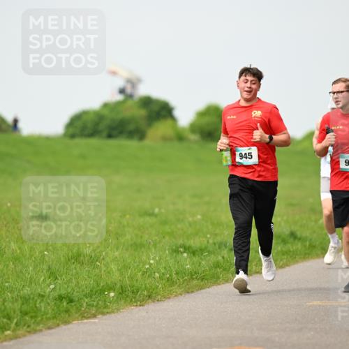 10.05.2026 - 8. Wedeler Halbmarathon Dr. Thomas Lammeyer http://msf.ph/oto/9699132 10.05.2026 11:36:06 Laufen 945, 954, 160 meine-sportfotos.de