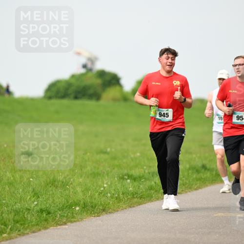 10.05.2026 - 8. Wedeler Halbmarathon Dr. Thomas Lammeyer http://msf.ph/oto/9699134 10.05.2026 11:36:06 Laufen 945, 954 meine-sportfotos.de