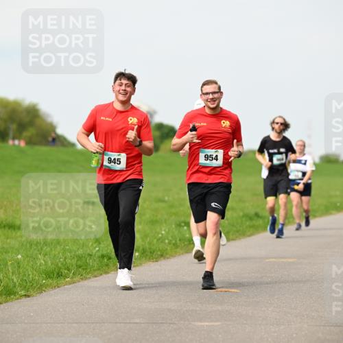 10.05.2026 - 8. Wedeler Halbmarathon Dr. Thomas Lammeyer http://msf.ph/oto/9699135 10.05.2026 11:36:08 Laufen 945, 954 meine-sportfotos.de