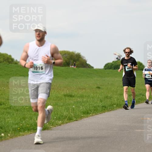 10.05.2026 - 8. Wedeler Halbmarathon Dr. Thomas Lammeyer http://msf.ph/oto/9699152 10.05.2026 11:36:12 Laufen 154, 1016, 966, 160 meine-sportfotos.de