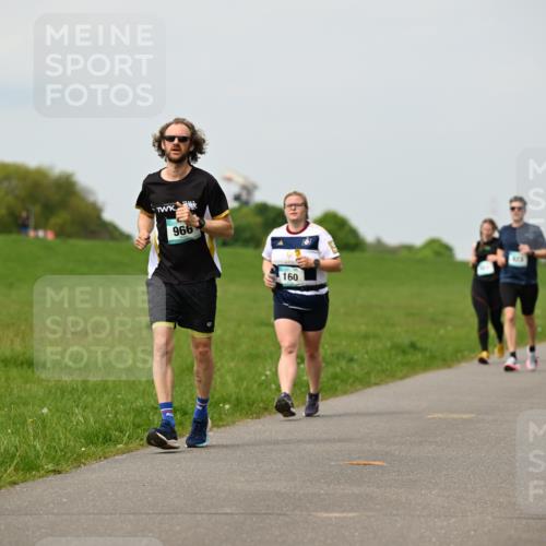 10.05.2026 - 8. Wedeler Halbmarathon Dr. Thomas Lammeyer http://msf.ph/oto/9699155 10.05.2026 11:36:13 Laufen 966, 160 meine-sportfotos.de