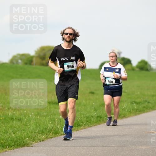 10.05.2026 - 8. Wedeler Halbmarathon Dr. Thomas Lammeyer http://msf.ph/oto/9699167 10.05.2026 11:36:15 Laufen 966, 160 meine-sportfotos.de