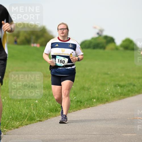 10.05.2026 - 8. Wedeler Halbmarathon Dr. Thomas Lammeyer http://msf.ph/oto/9699169 10.05.2026 11:36:16 Laufen 966, 160, 823 meine-sportfotos.de