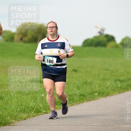10.05.2026 - 8. Wedeler Halbmarathon Dr. Thomas Lammeyer http://msf.ph/oto/9699172 10.05.2026 11:36:17 Laufen 966, 160 meine-sportfotos.de