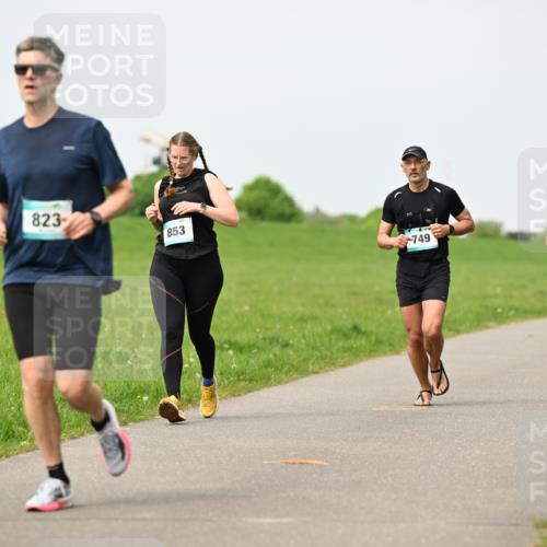 10.05.2026 - 8. Wedeler Halbmarathon Dr. Thomas Lammeyer http://msf.ph/oto/9699186 10.05.2026 11:36:20 Laufen 823, 853, 749 meine-sportfotos.de