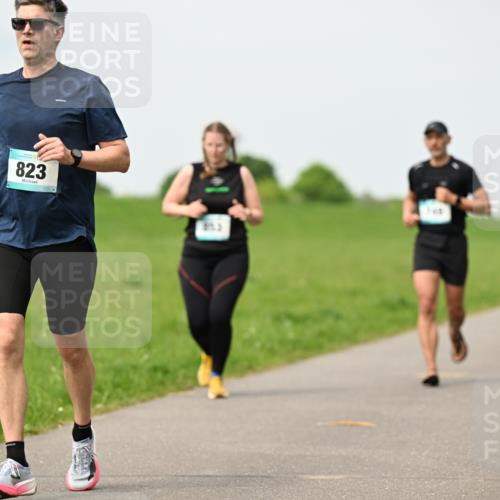 10.05.2026 - 8. Wedeler Halbmarathon Dr. Thomas Lammeyer http://msf.ph/oto/9699190 10.05.2026 11:36:20 Laufen 823 meine-sportfotos.de