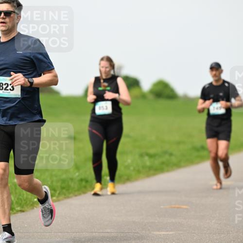 10.05.2026 - 8. Wedeler Halbmarathon Dr. Thomas Lammeyer http://msf.ph/oto/9699192 10.05.2026 11:36:20 Laufen 823 meine-sportfotos.de