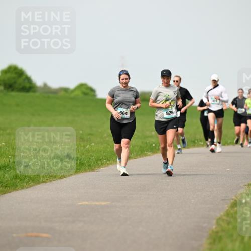10.05.2026 - 8. Wedeler Halbmarathon Dr. Thomas Lammeyer http://msf.ph/oto/9699216 10.05.2026 11:36:26 Laufen 564, 826 meine-sportfotos.de