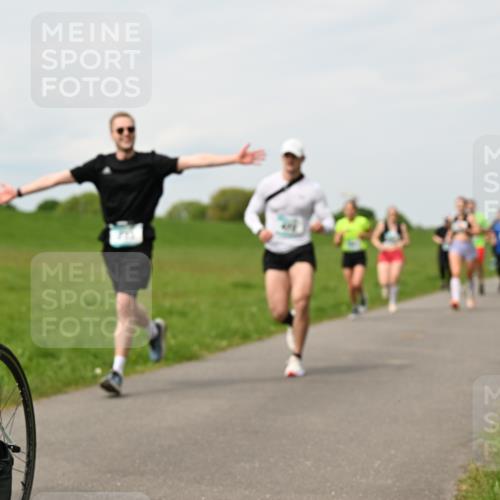 10.05.2026 - 8. Wedeler Halbmarathon Dr. Thomas Lammeyer http://msf.ph/oto/9699275 10.05.2026 11:36:37 Laufen  meine-sportfotos.de