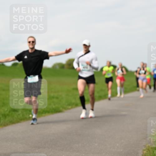 10.05.2026 - 8. Wedeler Halbmarathon Dr. Thomas Lammeyer http://msf.ph/oto/9699277 10.05.2026 11:36:37 Laufen  meine-sportfotos.de