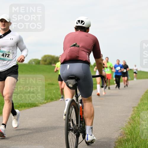 10.05.2026 - 8. Wedeler Halbmarathon Dr. Thomas Lammeyer http://msf.ph/oto/9699283 10.05.2026 11:36:39 Laufen 472 meine-sportfotos.de