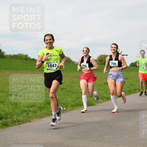 10.05.2026 - 8. Wedeler Halbmarathon Dr. Thomas Lammeyer http://msf.ph/oto/9699288 10.05.2026 11:36:41 Laufen 1047, 755, 756 meine-sportfotos.de