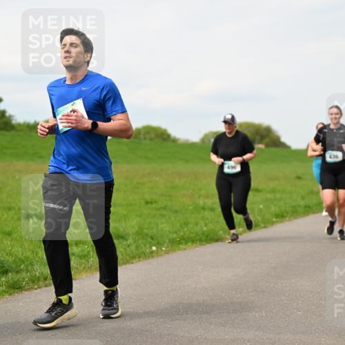 10.05.2026 - 8. Wedeler Halbmarathon Dr. Thomas Lammeyer http://msf.ph/oto/9699310 10.05.2026 11:36:45 Laufen 496, 436 meine-sportfotos.de