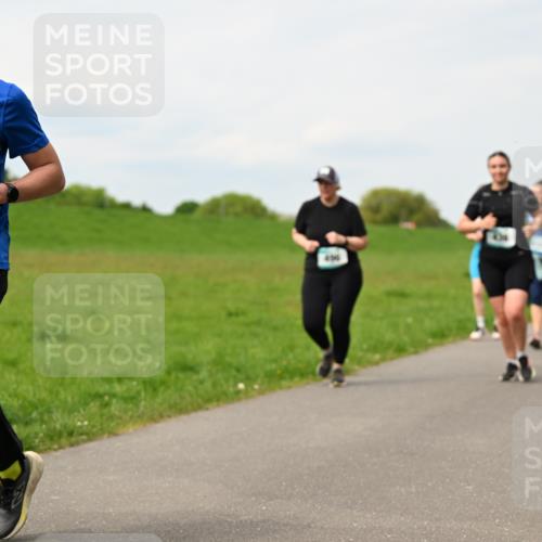 10.05.2026 - 8. Wedeler Halbmarathon Dr. Thomas Lammeyer http://msf.ph/oto/9699313 10.05.2026 11:36:45 Laufen  meine-sportfotos.de