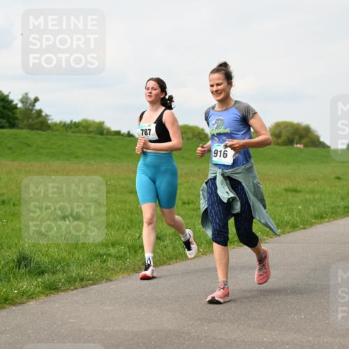 10.05.2026 - 8. Wedeler Halbmarathon Dr. Thomas Lammeyer http://msf.ph/oto/9699336 10.05.2026 11:36:49 Laufen 787, 916 meine-sportfotos.de