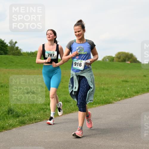 10.05.2026 - 8. Wedeler Halbmarathon Dr. Thomas Lammeyer http://msf.ph/oto/9699338 10.05.2026 11:36:49 Laufen 787, 916 meine-sportfotos.de