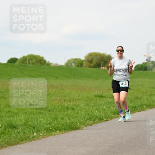 10.05.2026 - 8. Wedeler Halbmarathon Dr. Thomas Lammeyer http://msf.ph/oto/9699366 10.05.2026 11:36:54 Laufen 413 meine-sportfotos.de