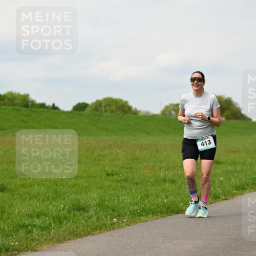 10.05.2026 - 8. Wedeler Halbmarathon Dr. Thomas Lammeyer http://msf.ph/oto/9699373 10.05.2026 11:36:55 Laufen 413 meine-sportfotos.de
