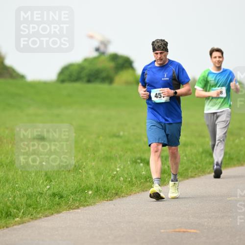 10.05.2026 - 8. Wedeler Halbmarathon Dr. Thomas Lammeyer http://msf.ph/oto/9699387 10.05.2026 11:37:02 Laufen 2069 meine-sportfotos.de