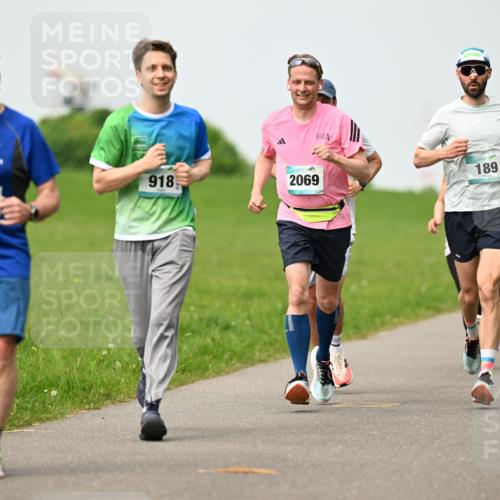 10.05.2026 - 8. Wedeler Halbmarathon Dr. Thomas Lammeyer http://msf.ph/oto/9699402 10.05.2026 11:37:05 Laufen 457, 918, 189, 2069 meine-sportfotos.de