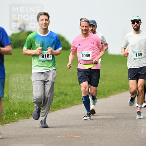 10.05.2026 - 8. Wedeler Halbmarathon Dr. Thomas Lammeyer http://msf.ph/oto/9699403 10.05.2026 11:37:05 Laufen 457, 918, 2069, 189 meine-sportfotos.de