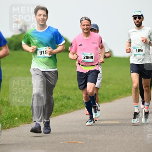 10.05.2026 - 8. Wedeler Halbmarathon Dr. Thomas Lammeyer http://msf.ph/oto/9699404 10.05.2026 11:37:05 Laufen 457, 918, 189, 2069 meine-sportfotos.de