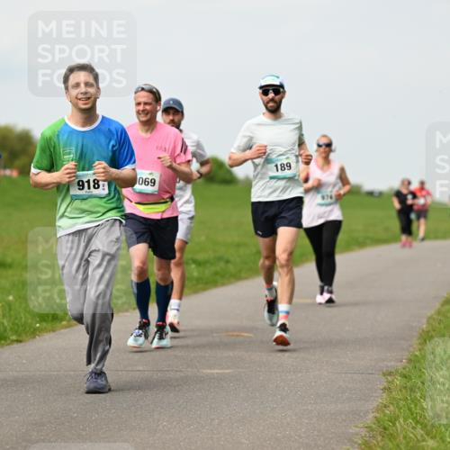 10.05.2026 - 8. Wedeler Halbmarathon Dr. Thomas Lammeyer http://msf.ph/oto/9699415 10.05.2026 11:37:07 Laufen 457, 918, 069, 189 meine-sportfotos.de