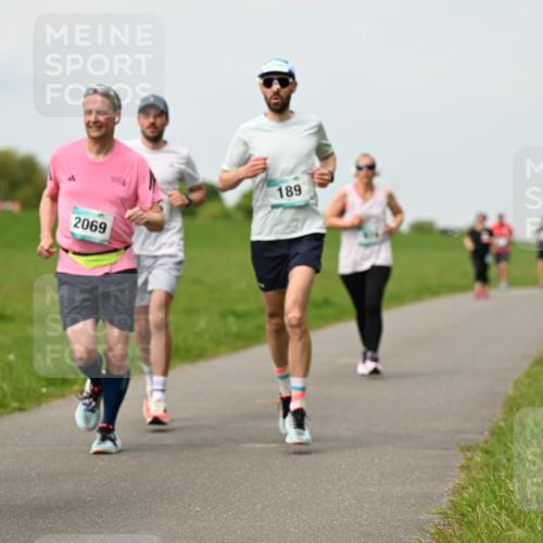 10.05.2026 - 8. Wedeler Halbmarathon Dr. Thomas Lammeyer http://msf.ph/oto/9699420 10.05.2026 11:37:07 Laufen 918, 2069, 189 meine-sportfotos.de