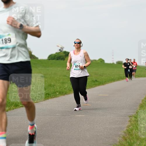 10.05.2026 - 8. Wedeler Halbmarathon Dr. Thomas Lammeyer http://msf.ph/oto/9699430 10.05.2026 11:37:09 Laufen 660, 189, 974 meine-sportfotos.de