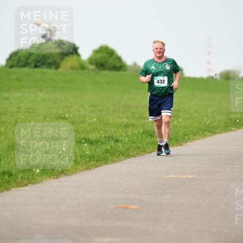10.05.2026 - 8. Wedeler Halbmarathon Dr. Thomas Lammeyer http://msf.ph/oto/9699535 10.05.2026 11:37:31 Laufen 432, 2120 meine-sportfotos.de