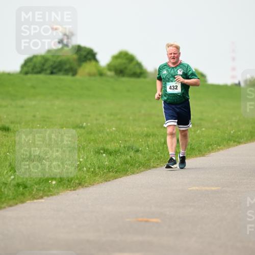 10.05.2026 - 8. Wedeler Halbmarathon Dr. Thomas Lammeyer http://msf.ph/oto/9699541 10.05.2026 11:37:31 Laufen 432, 7120 meine-sportfotos.de