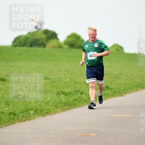 10.05.2026 - 8. Wedeler Halbmarathon Dr. Thomas Lammeyer http://msf.ph/oto/9699553 10.05.2026 11:37:32 Laufen 7120 meine-sportfotos.de
