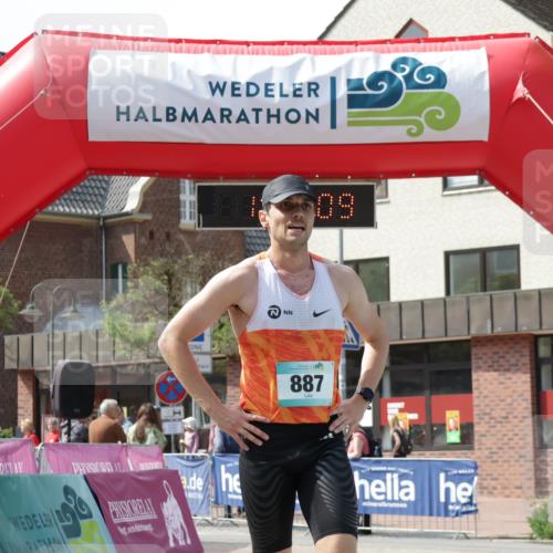 10.05.2026 - 8. Wedeler Halbmarathon Yannick Fuchs http://msf.ph/oto/9699554 10.05.2026 11:14:09 Ziel 887 meine-sportfotos.de
