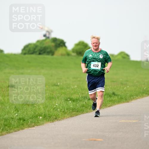 10.05.2026 - 8. Wedeler Halbmarathon Dr. Thomas Lammeyer http://msf.ph/oto/9699558 10.05.2026 11:37:32 Laufen 432, 2120 meine-sportfotos.de