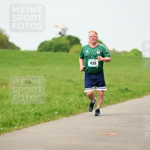 10.05.2026 - 8. Wedeler Halbmarathon Dr. Thomas Lammeyer http://msf.ph/oto/9699568 10.05.2026 11:37:33 Laufen 432, 2120 meine-sportfotos.de