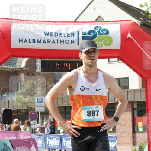 10.05.2026 - 8. Wedeler Halbmarathon Yannick Fuchs http://msf.ph/oto/9699569 10.05.2026 11:14:10 Ziel 887 meine-sportfotos.de