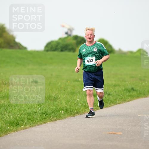 10.05.2026 - 8. Wedeler Halbmarathon Dr. Thomas Lammeyer http://msf.ph/oto/9699571 10.05.2026 11:37:33 Laufen 432, 2120 meine-sportfotos.de