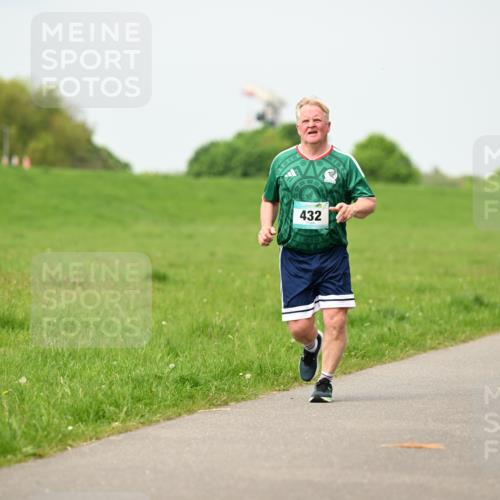 10.05.2026 - 8. Wedeler Halbmarathon Dr. Thomas Lammeyer http://msf.ph/oto/9699576 10.05.2026 11:37:34 Laufen 432 meine-sportfotos.de