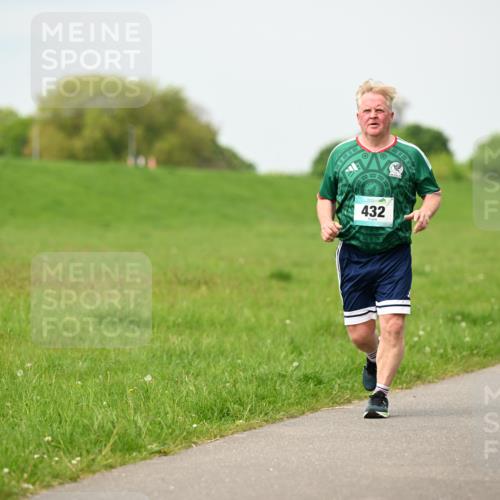 10.05.2026 - 8. Wedeler Halbmarathon Dr. Thomas Lammeyer http://msf.ph/oto/9699584 10.05.2026 11:37:34 Laufen 432 meine-sportfotos.de