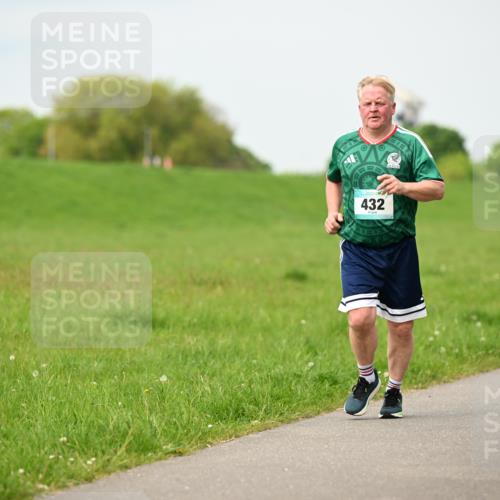 10.05.2026 - 8. Wedeler Halbmarathon Dr. Thomas Lammeyer http://msf.ph/oto/9699586 10.05.2026 11:37:34 Laufen 432 meine-sportfotos.de