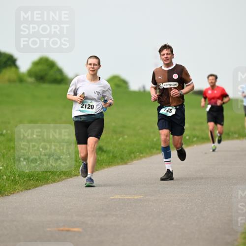 10.05.2026 - 8. Wedeler Halbmarathon Dr. Thomas Lammeyer http://msf.ph/oto/9699597 10.05.2026 11:37:38 Laufen 2120, 725 meine-sportfotos.de